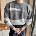 Round Neck Contrast Long-sleeved Knitted Sweater